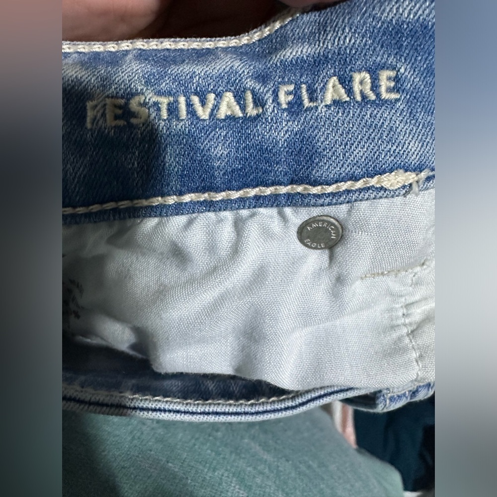 American Eagle Outfitters Light Blue Flare Jeans - Picture 5 of 6